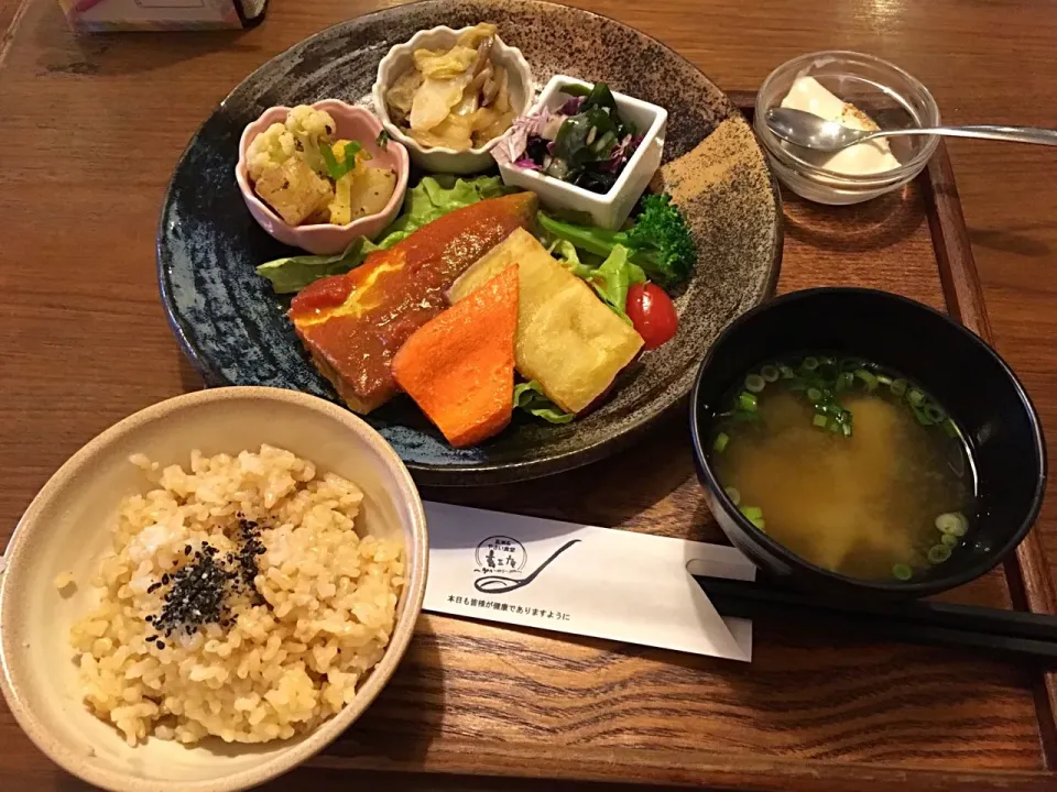 🐢玄三庵の健康定食🍚🐟🍅🥕🥔🍠🍮|ありささん