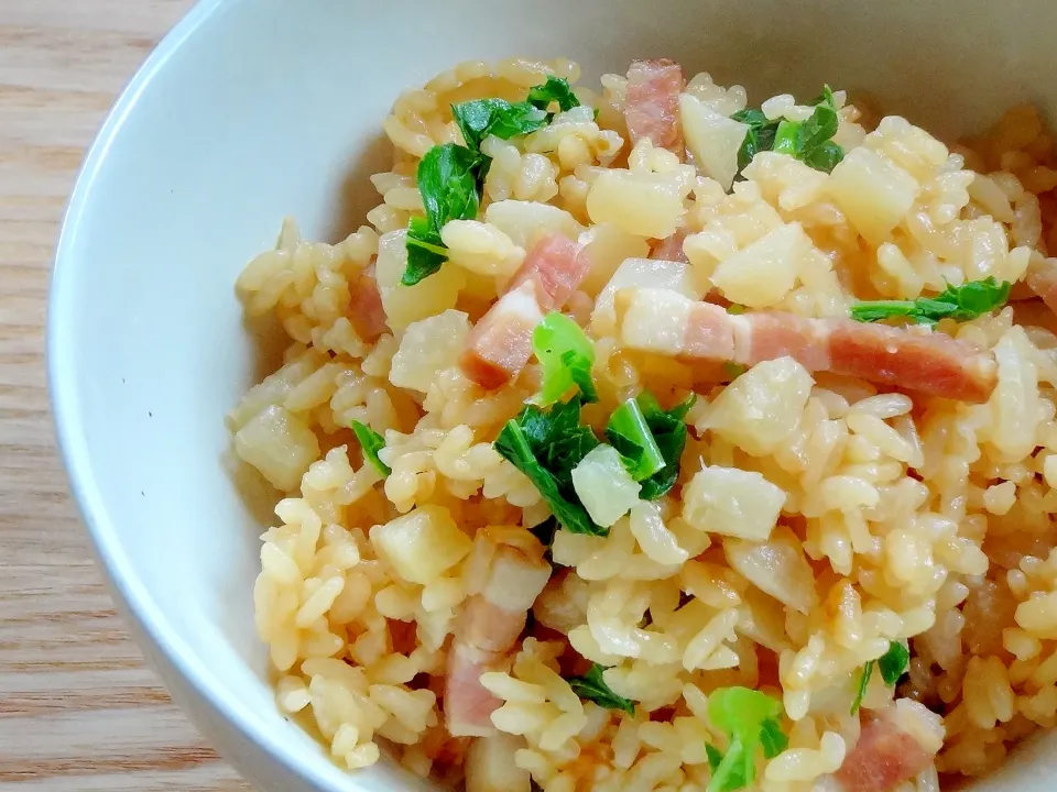 やさい食堂わさびさんの大根とベーコンの炊き込みご飯 #楽天レシピ|楽天レシピさん