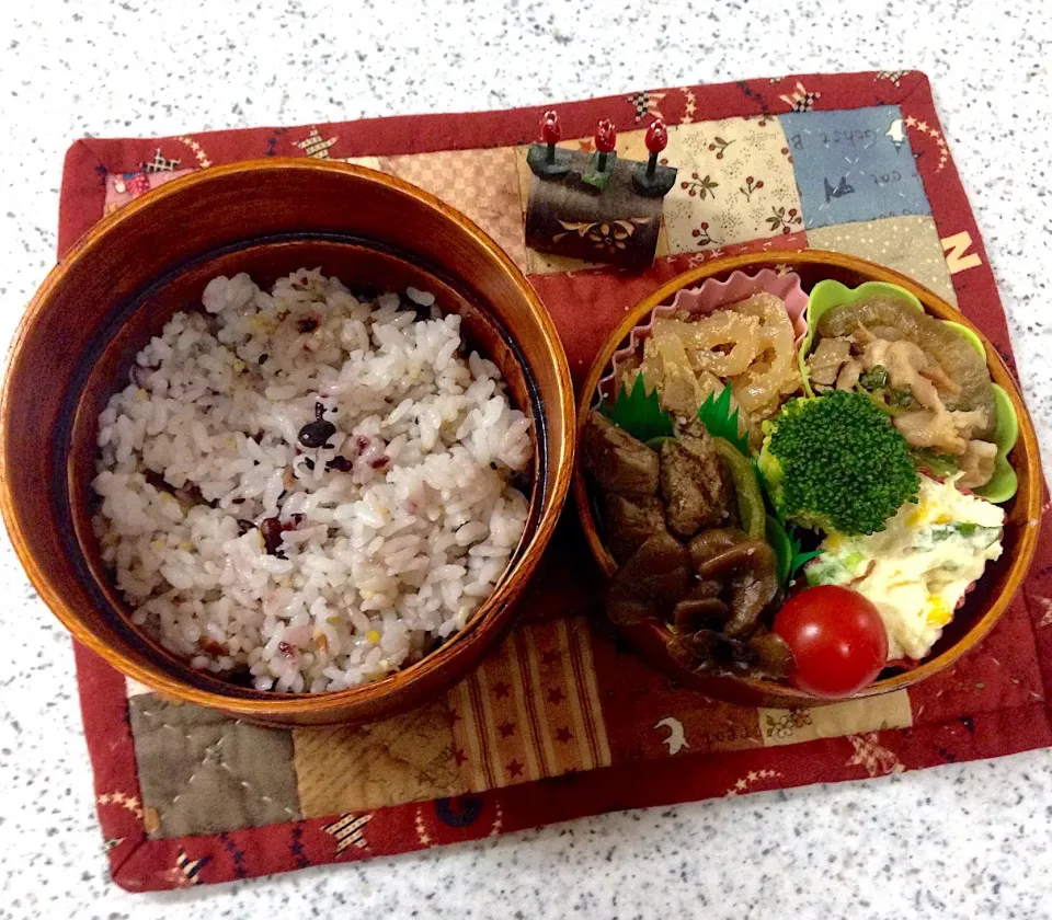 Snapdishの料理写真:今日のお弁当😊 #丸弁当  #地味弁当  #夫弁当  #わっぱ弁当|naonaomimichanさん