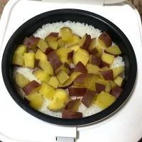 Snapdishの料理写真:さつまいもご飯|めいさん