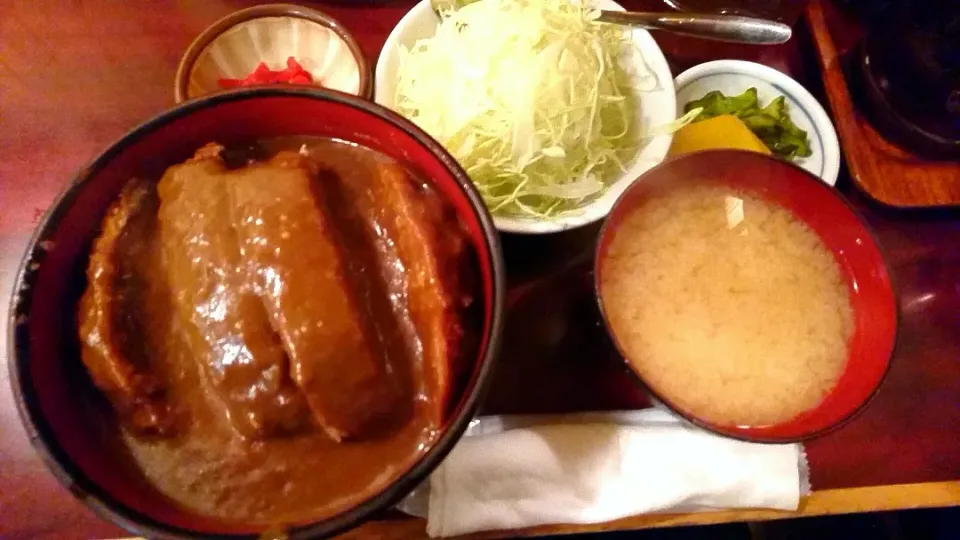 メンチカレー丼|りくさん