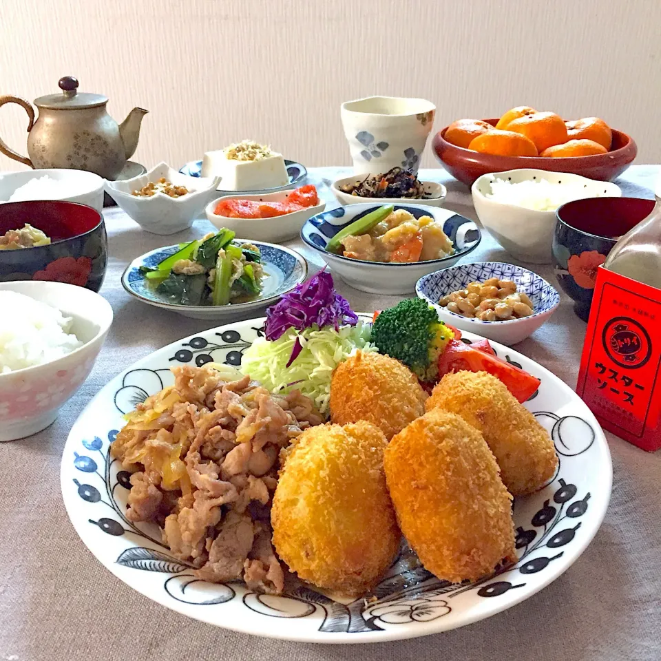 豚こま生姜焼きとコロッケの晩ご飯😋 #晩ご飯  #夕食  #家庭料理  #おうちごはん|ゆかりさん