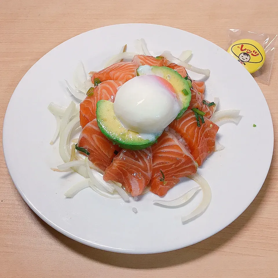 温玉 漬けサーモン丼|ずっとたまごのままでいたかった。さん