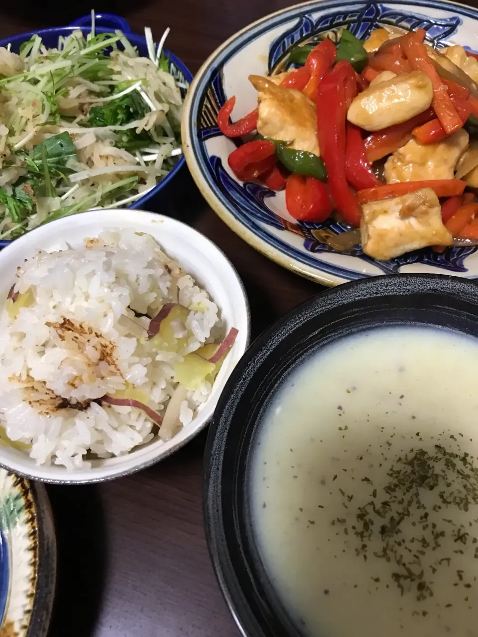 Snapdishの料理写真:2月20日晩ご飯。とりにく甘酢あん、切り干し大根のナムル、さつまいもごはん、さつまいもポタージュ🍠|あやさん