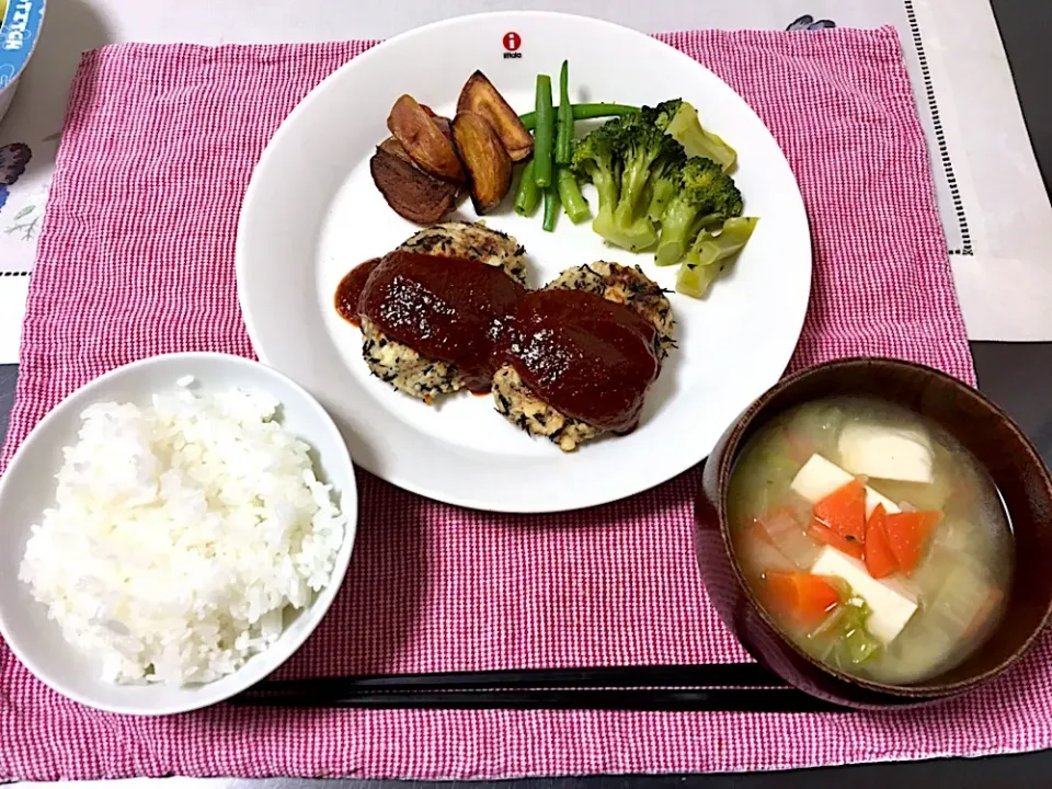 鰯と厚揚げとひじきのハンバーグのご飯|みよさん