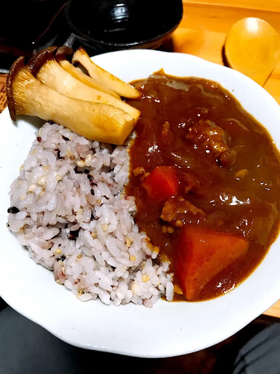 雑穀米カレー 素揚げエリンギとともに|moeさん