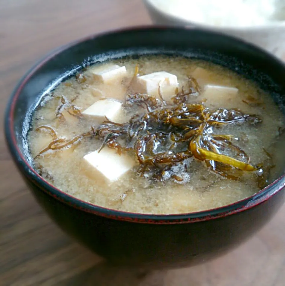 Snapdishの料理写真:生ふのりと豆腐のお味噌汁|古尾谷りかこさん