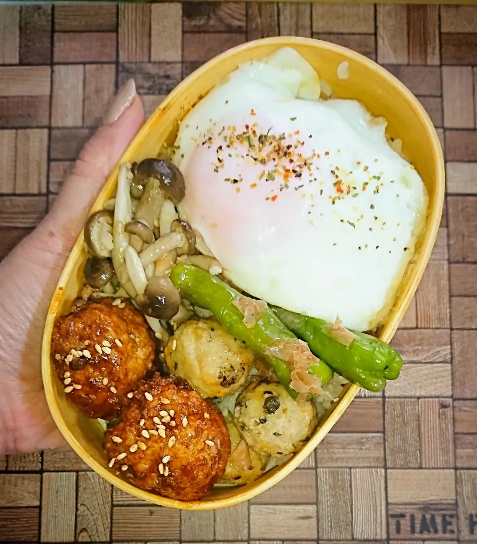 Snapdishの料理写真:めだま焼きど〰ん 🍱😋|fumi ◡̈⋆さん