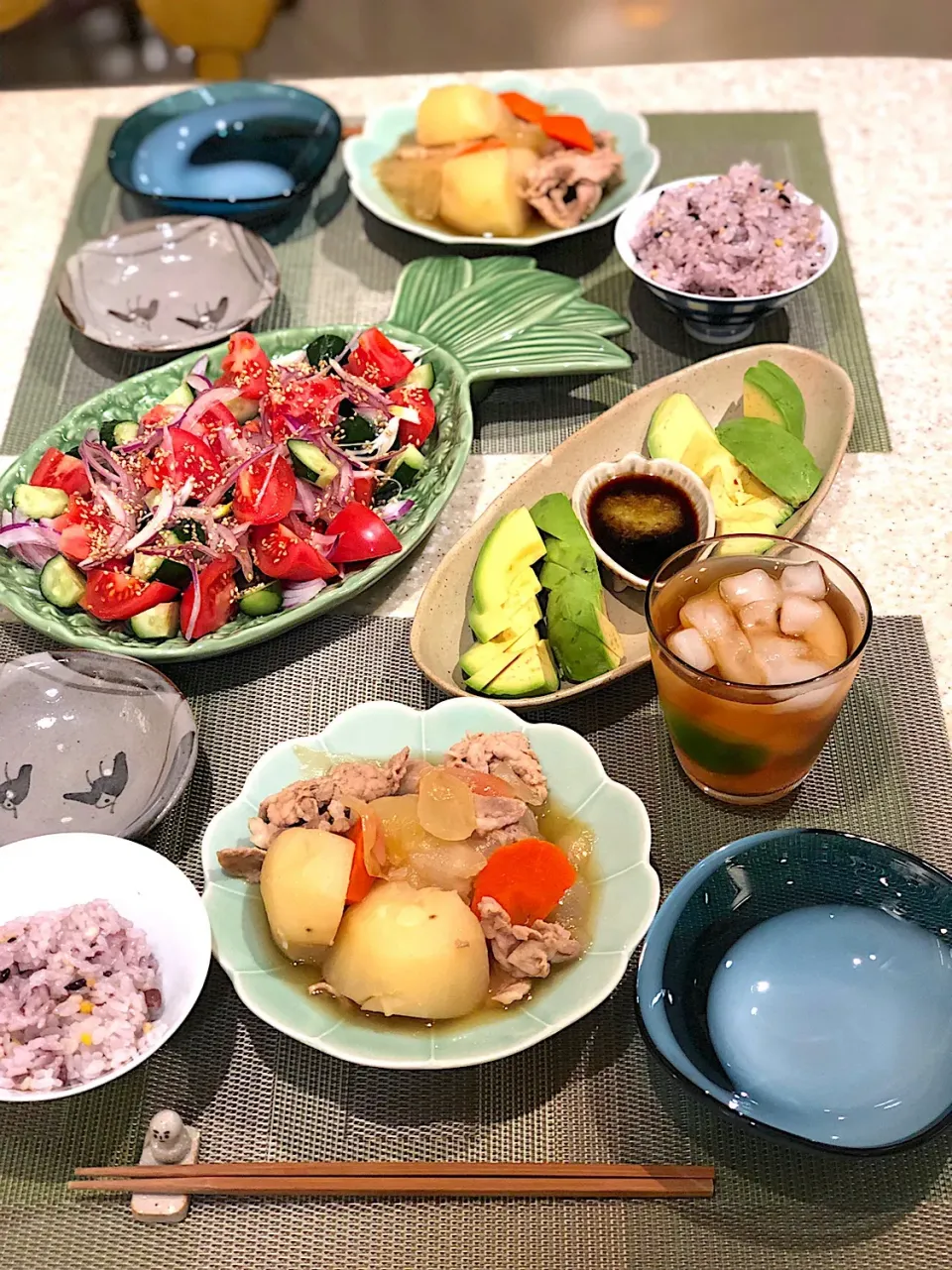 肉じゃが🥔
トマト🍅いっぱいサラダ🥗|Mayumiさん