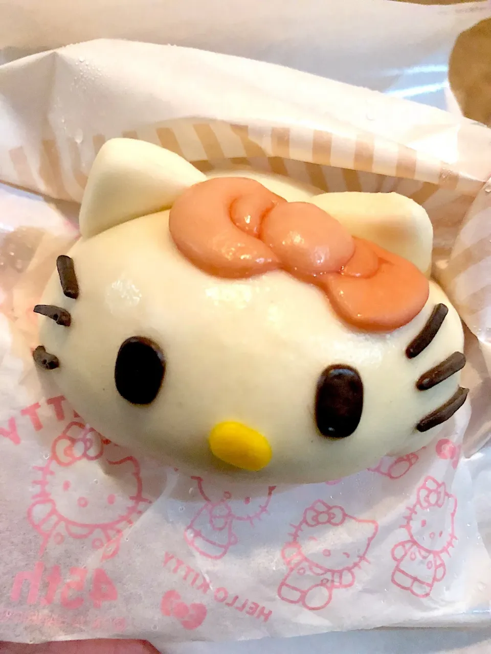 Snapdishの料理写真:Hello kitty bun❤️|Germaine Kodairaさん