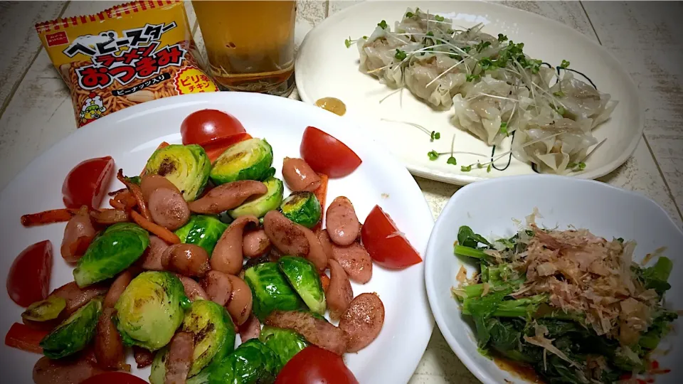 Snapdishの料理写真:今日の男飯(*･ω･)芽キャベツのガーリックオリーブ炒め&夢咲菜のお浸し&肉しゅうまい&お茶漬け...♪*ﾟ|ひーちゃんさん