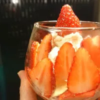 Snapdishの料理写真:お手製😁🍓苺パフェ|ayakoさん