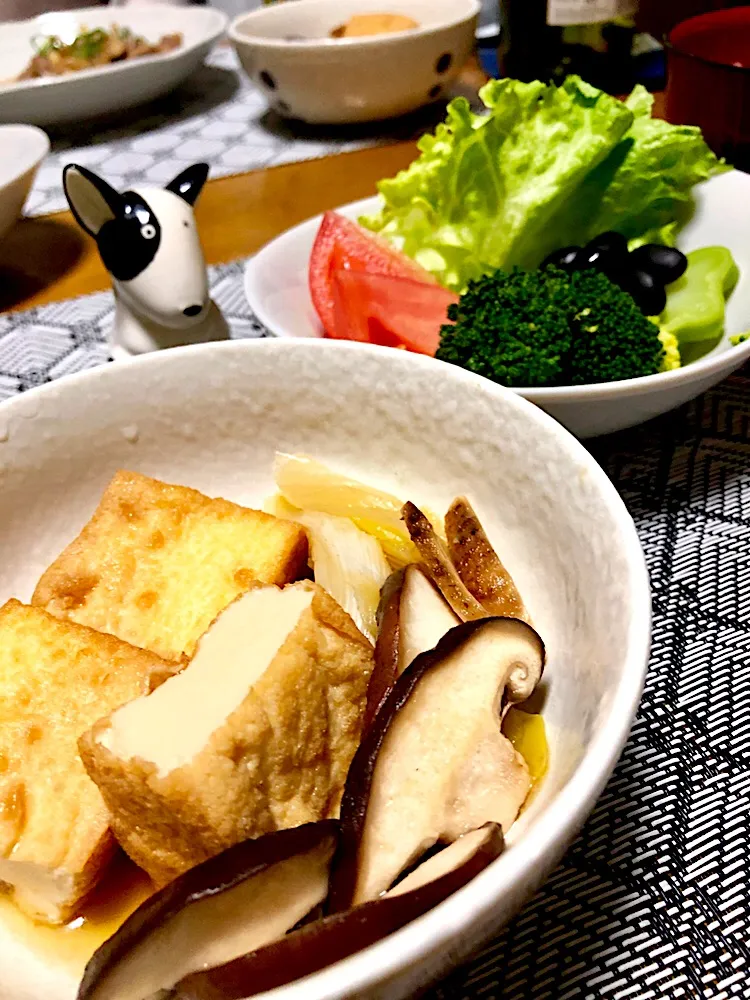 厚揚げと白ネギ、椎茸の煮物
蒸し黒豆のサラダ🥗|くっきいママさん