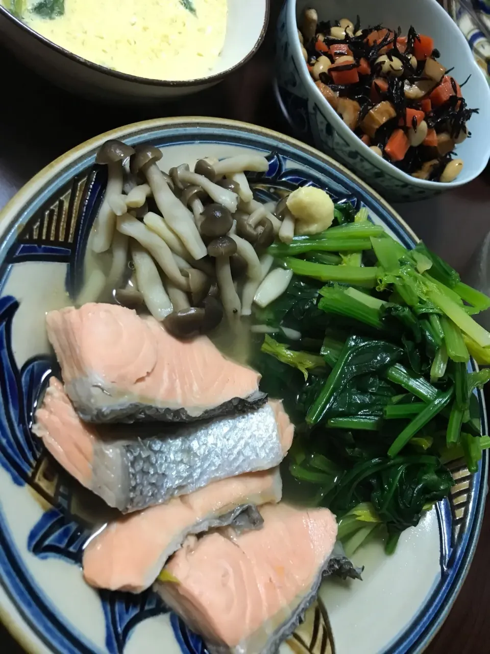 2月23日晩ご飯。鮭の白だし煮、ひじき煮、レンチン茶碗蒸し、春雨スープ。|あやさん