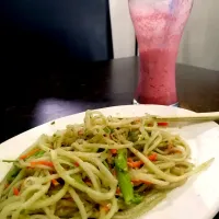 Snapdishの料理写真:Papaya Salad & Strawberries Milk Shake|Ma Shwe Chawさん