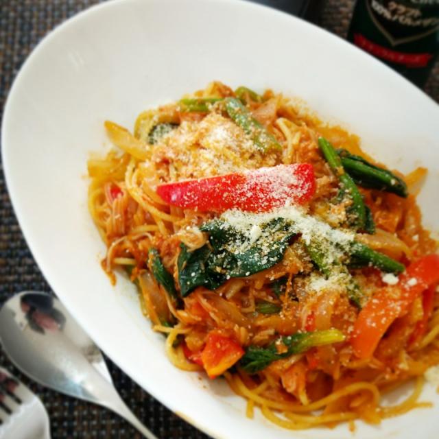 カルディのバジルトマトソースでパスタカルディトマトソースパプリカツナバジルほうれん草スパゲッティサンデーランチ Kossyoss Snapdish スナップディッシュ Id Bik8ta