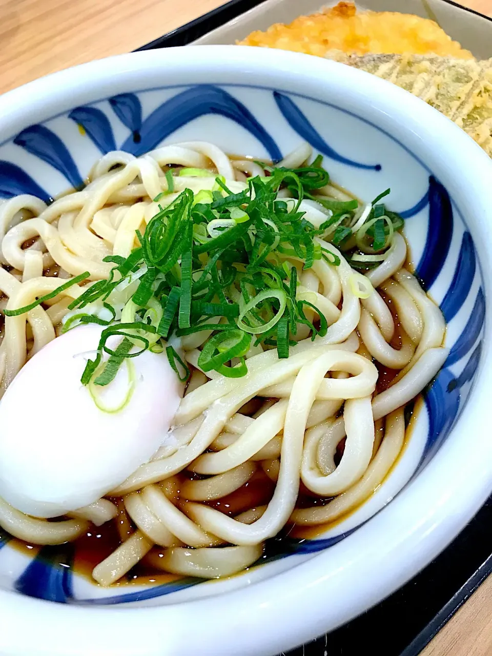 温玉ぶっかけうどん、とり天、サツマイモ天。|ナナさん