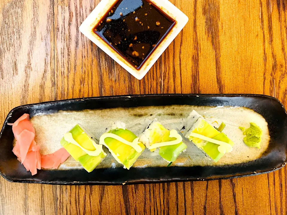 Snapdishの料理写真:Cucumber 🥒 Avocado 🥑 Sushi|Sergio Lacuevaさん