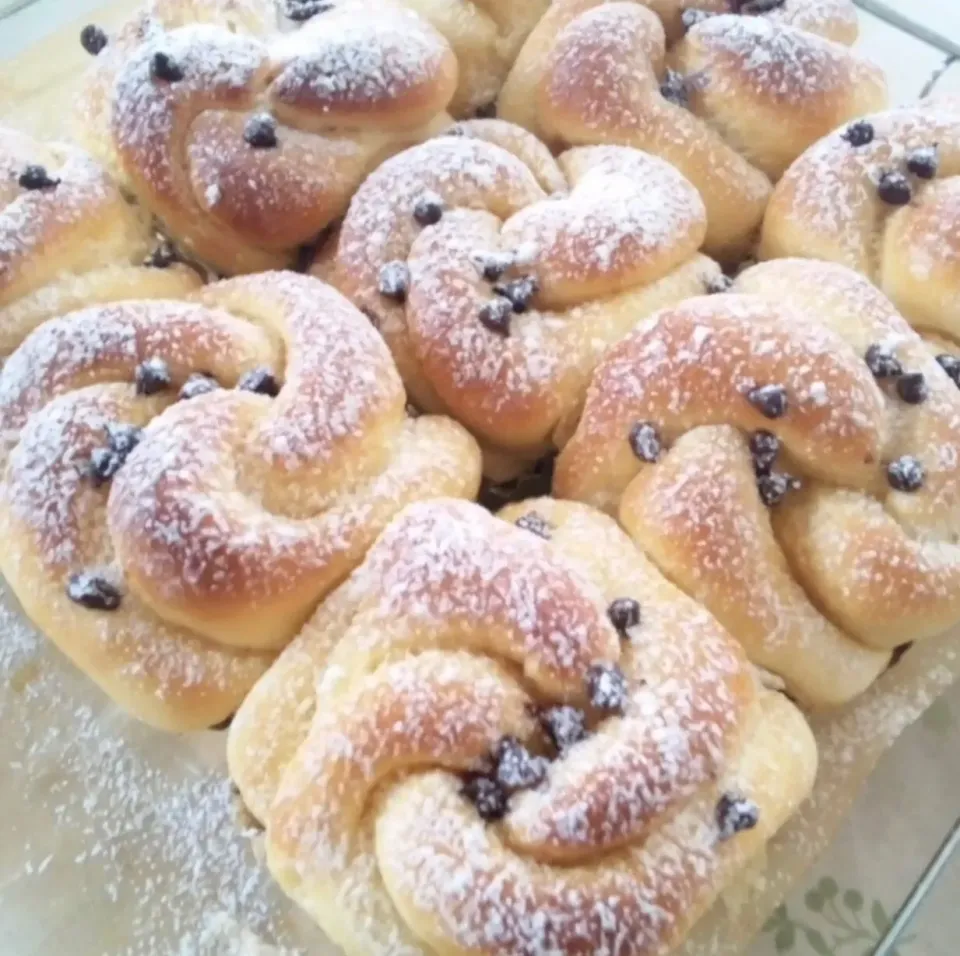 メイプル風味のお花パン🍞|うめこさん