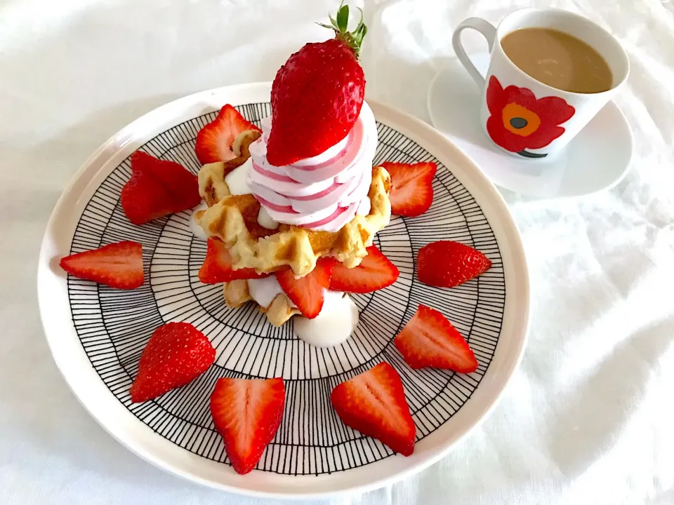 Snapdishの料理写真:あまおうワッフル🍓🍓🍓
今の時期の『あまおう』特に甘い😋👍|ナナさん