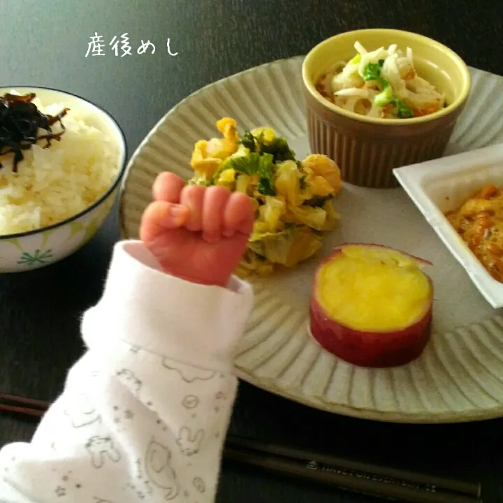 産後飯＊べびたんのグー添え💕|＊ゆき＊さん