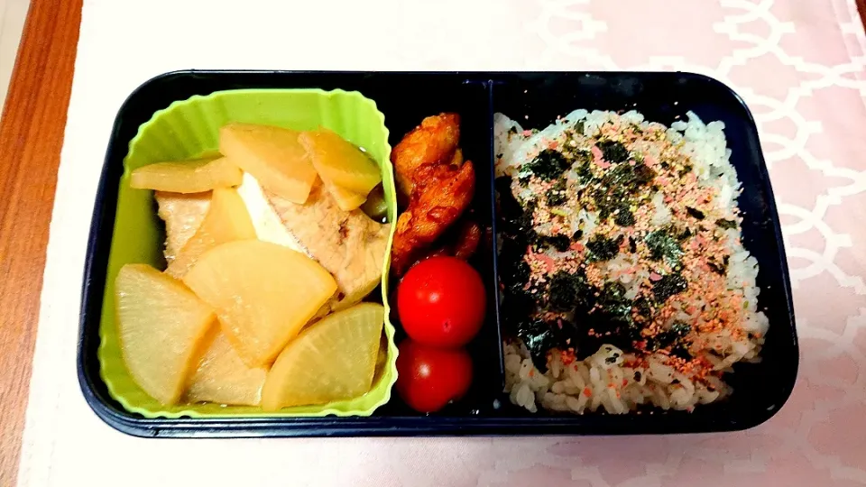 ぶり大根🎵旦那さんお弁当🎵😊|かおるcitronさん