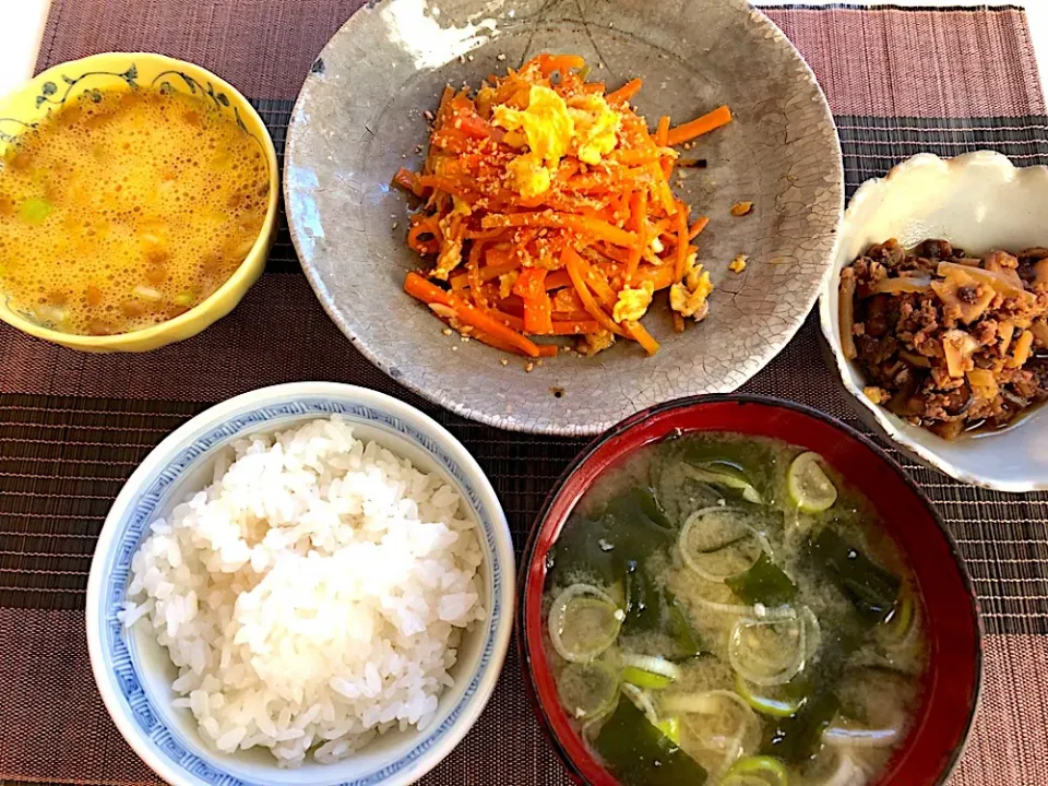 にんじんしりしり ワカメの味噌汁|まりとんさん