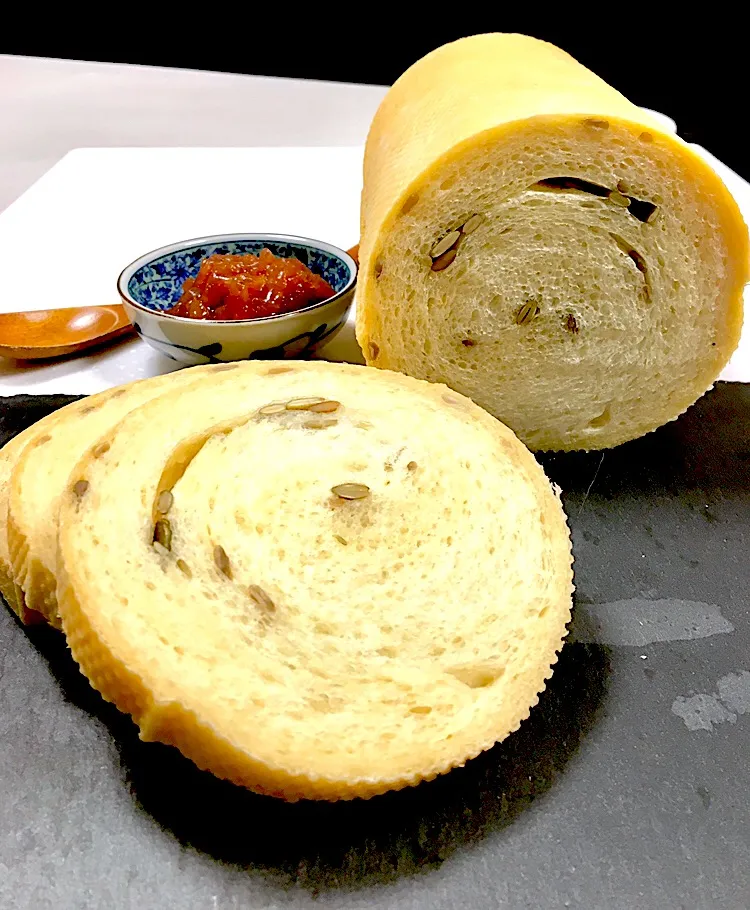 Snapdishの料理写真:naturally leavened sunflower seed & pumpkin seed bread with red onion-orange jam|gonbenさん