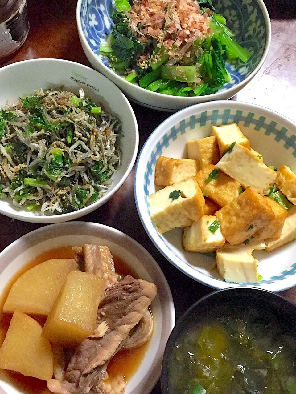 Snapdishの料理写真:ぶり大根     小松菜のおかか和え🥬     厚揚げの焼き物     大根葉の佃煮    味噌汁|掛谷節子さん