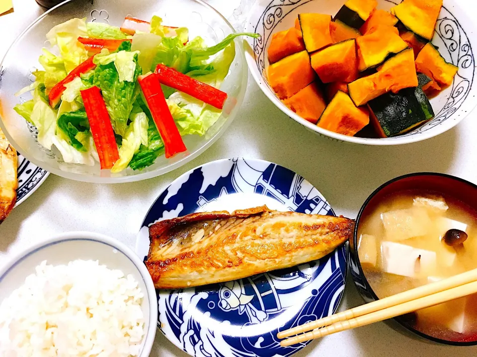 和食🍱
鯖の塩焼き、かぼちゃの煮付け、油揚げの味噌汁|Natsuki.Sさん