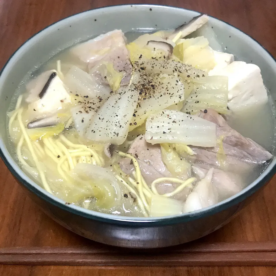 昨日のお鍋の残りでラーメン #晩ごはん  #単身赴任飯|Koichi GOGOさん