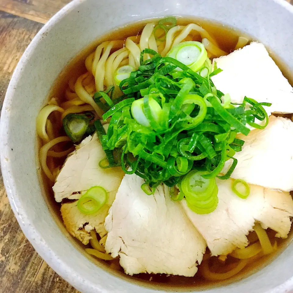 ゆで鶏で簡単❗️鶏中華麺|アッツさん