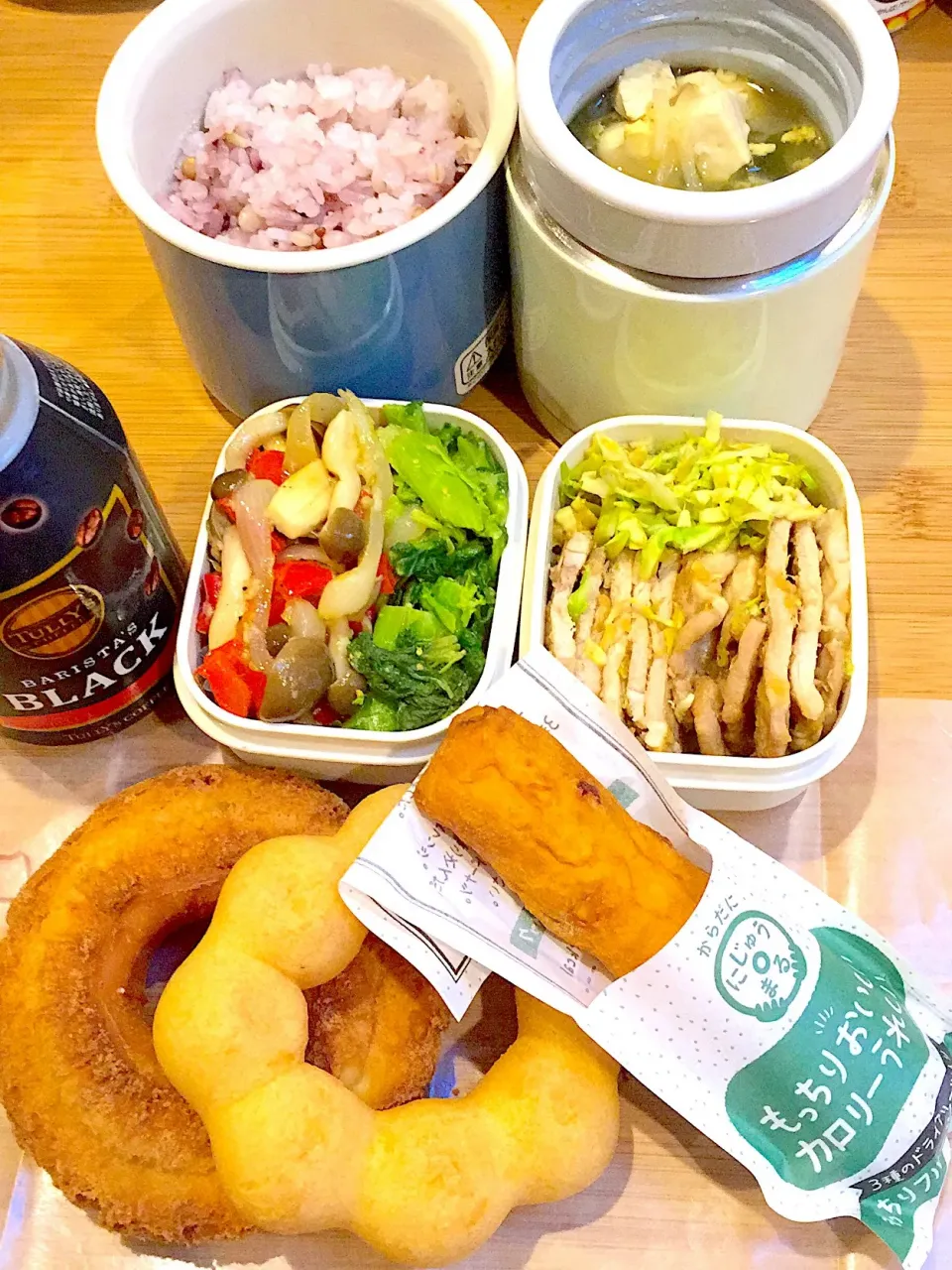 2/27の息子くん弁当🍱車内用朝ミスド🍩
 #弁当 #ミスド #ドーナツ|ままみさん