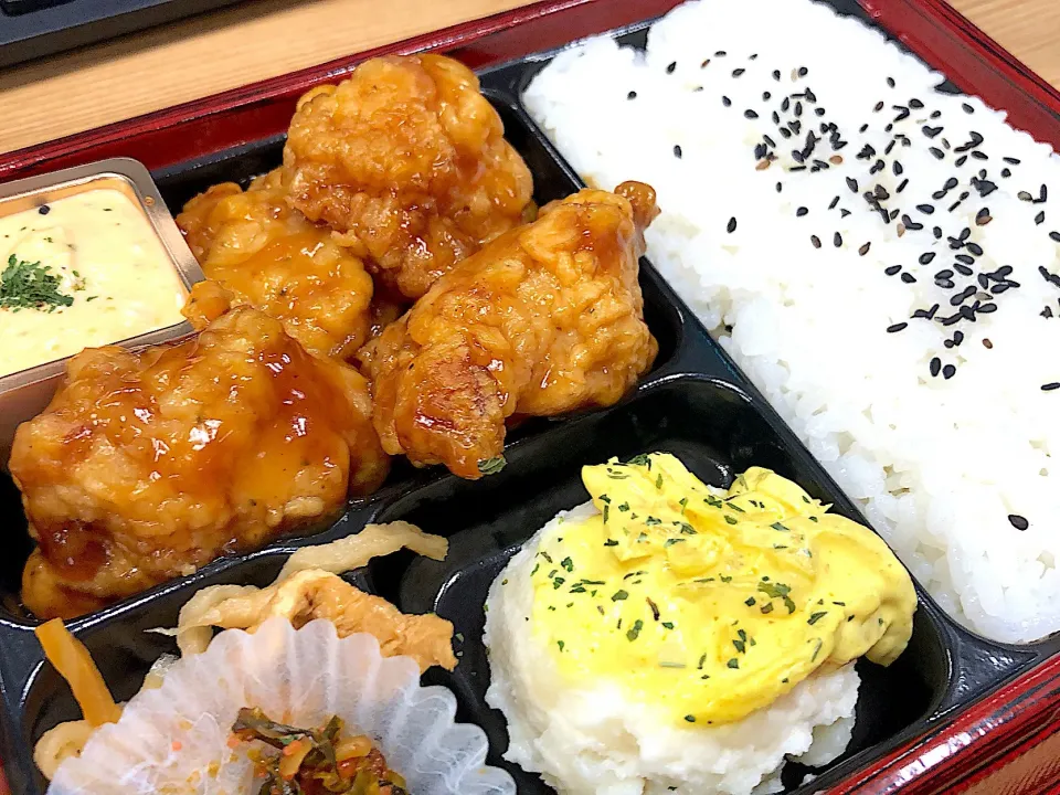 Snapdishの料理写真:チキン南蛮弁当|えみさん