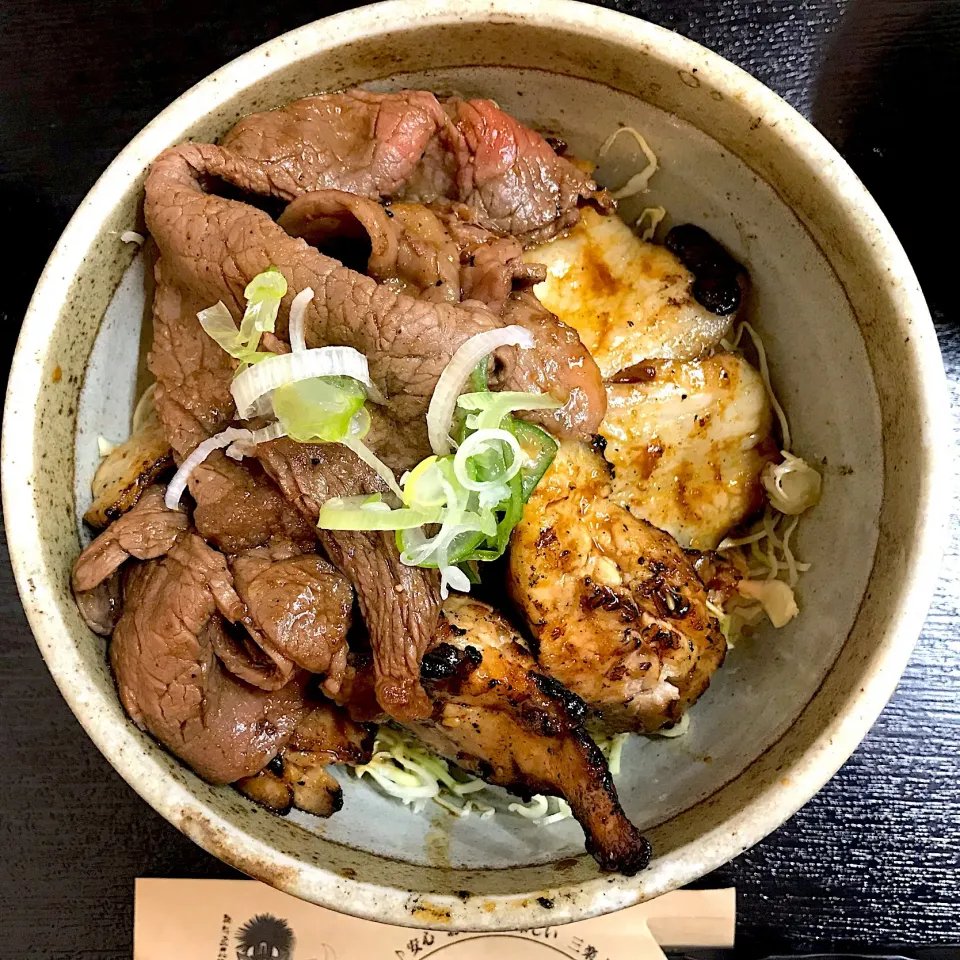 座・肉丼
肉のロータリー三楽🍖|なお🅿️さん