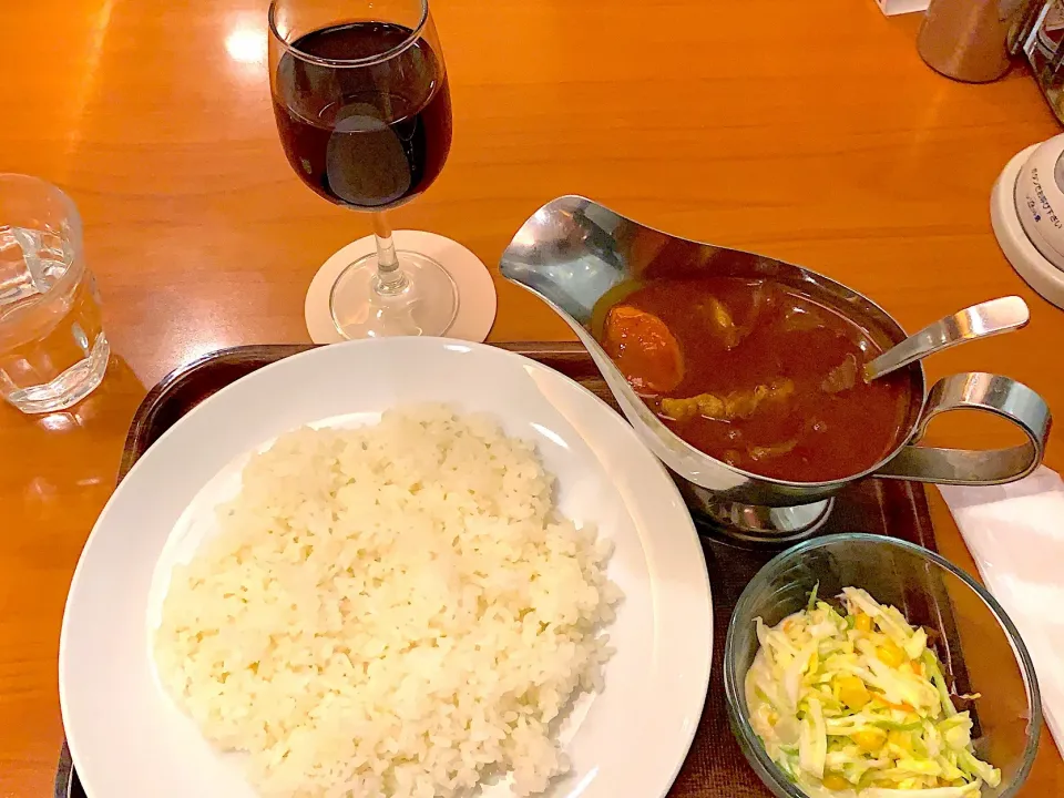 チキンカレー🍛と赤ワイン🍷|yumyum😋さん