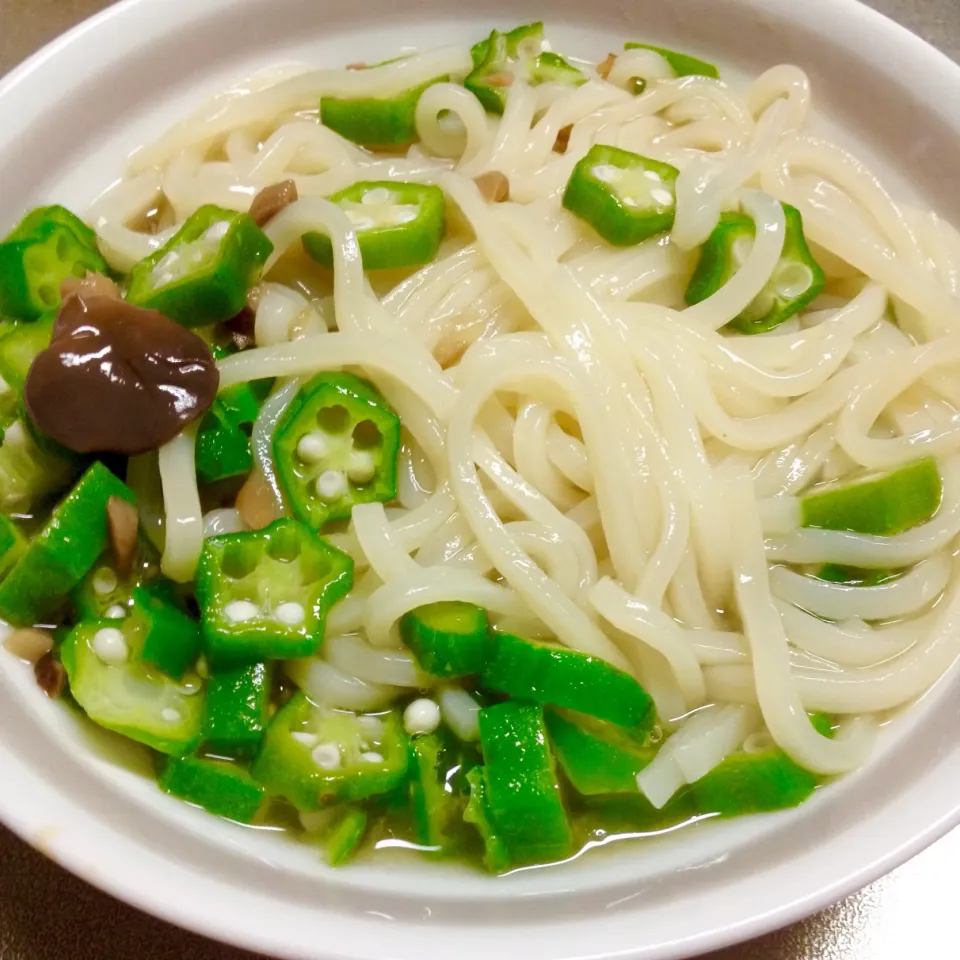 きのことオクラの和風スープパスタ❤️細うどんでね〜🤗🎵|まいりさん