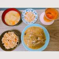 【晩御飯】
大根と白菜と豚肉のトロ煮
なます
炊き込みご飯
味噌汁|たろさんさん