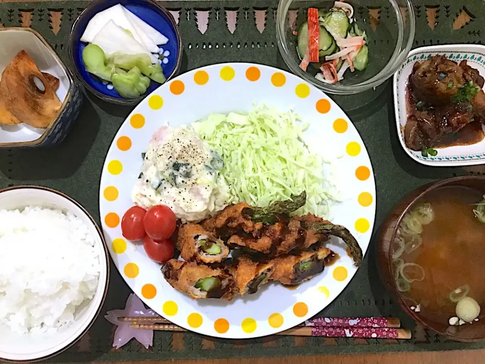 Snapdishの料理写真:アスパラ肉巻きフライ定食|ゆうかさんさん