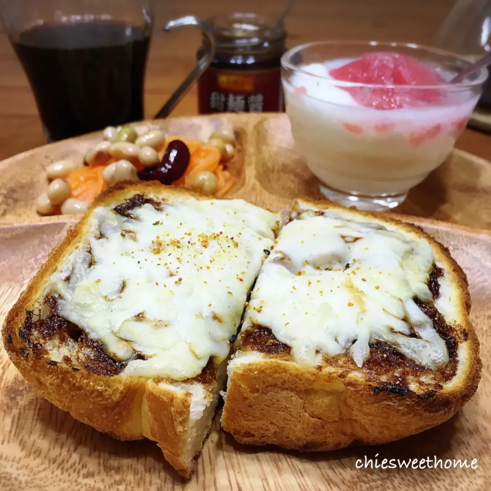 麻紀子さんの料理 具なしチーズトースト（甜麺醤バージョン）|chieko ♪さん