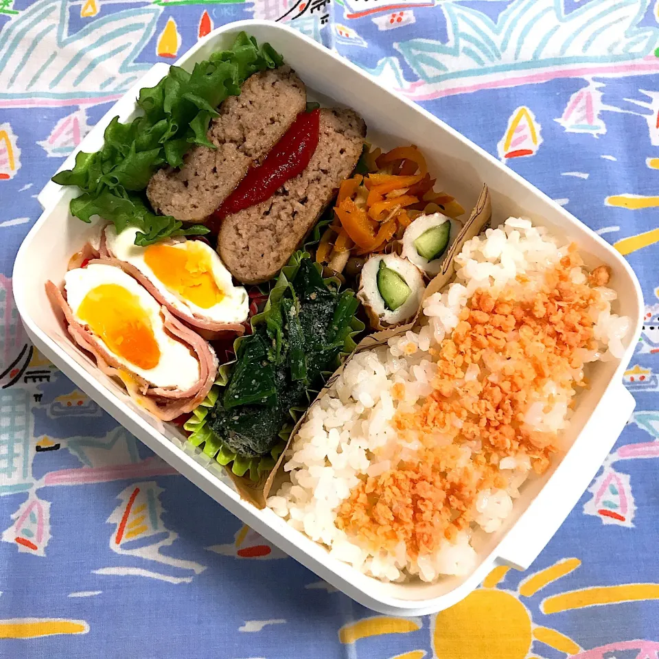 Snapdishの料理写真:今日の中3次男お弁当♡ハンバーグ
#お弁当#ハンバーグ#ベーコンエッグ#にんじんしりしり#ほうれん草のごま和え|ゆりさん