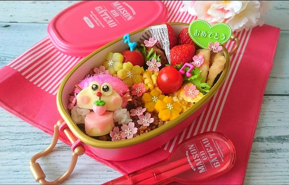 桜ドラえもんで卒業＆誕生日弁当|よよちさん