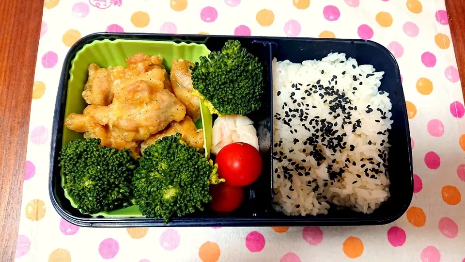 Snapdishの料理写真:唐揚げ🎵旦那さんお弁当🎵😊|かおるcitronさん