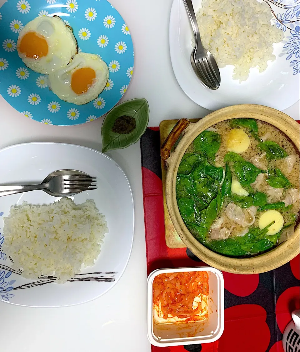 Miso nabe pot, sunny side up eggs and mentaiko ika|Ong Sor Fernさん