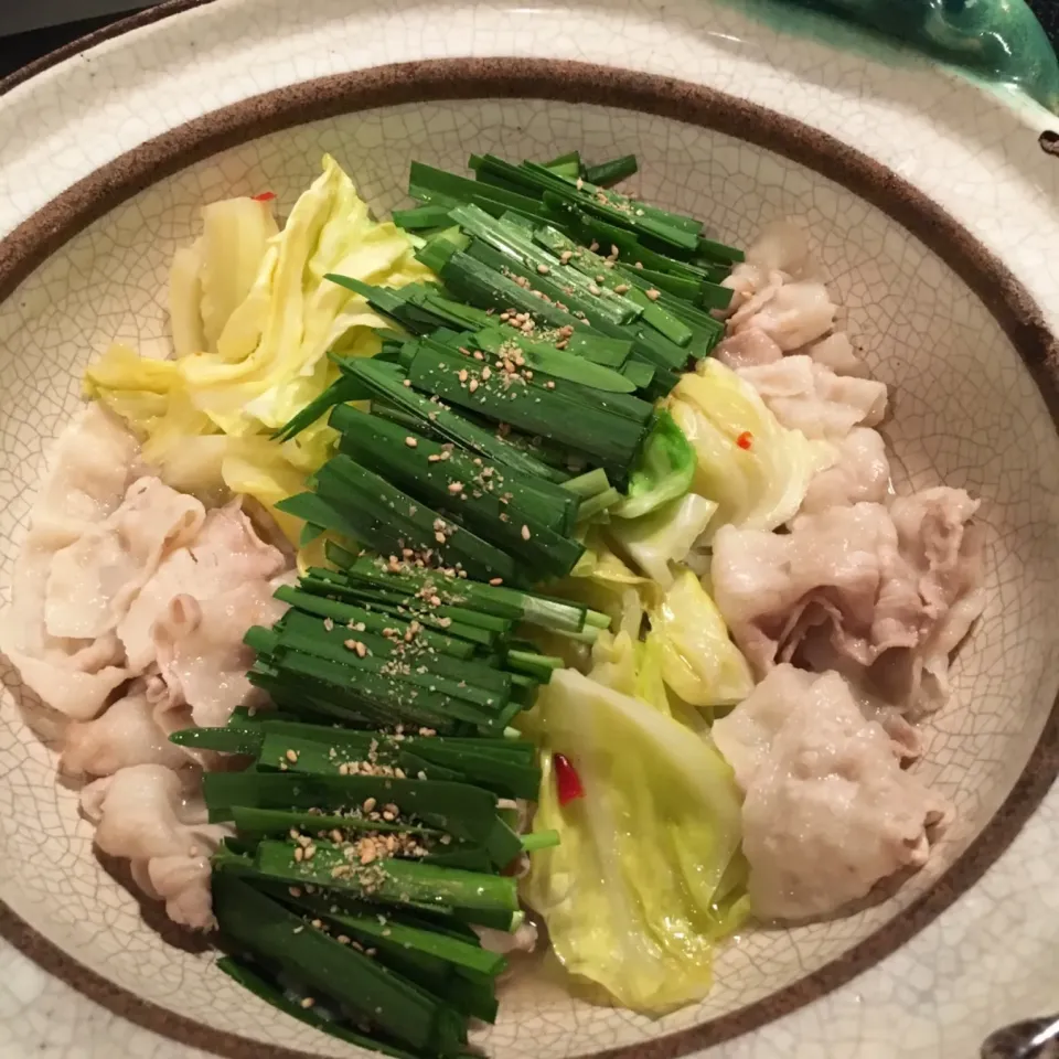 春きゃべつのモツ鍋風🍲（汁少なめ）|七海さん