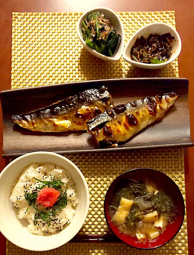 ほうれん草のお浸し•韮葱味噌•鯖の塩焼き•たらこ紫蘇胡麻ご飯•ぎばさとのお揚げのお味噌汁|🌈Ami🍻さん