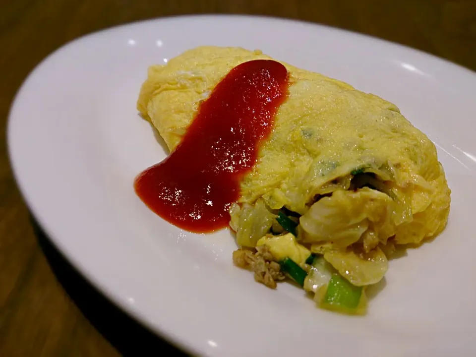 餃子オムレツ  ケチャップ甘酢かけ|古尾谷りかこさん