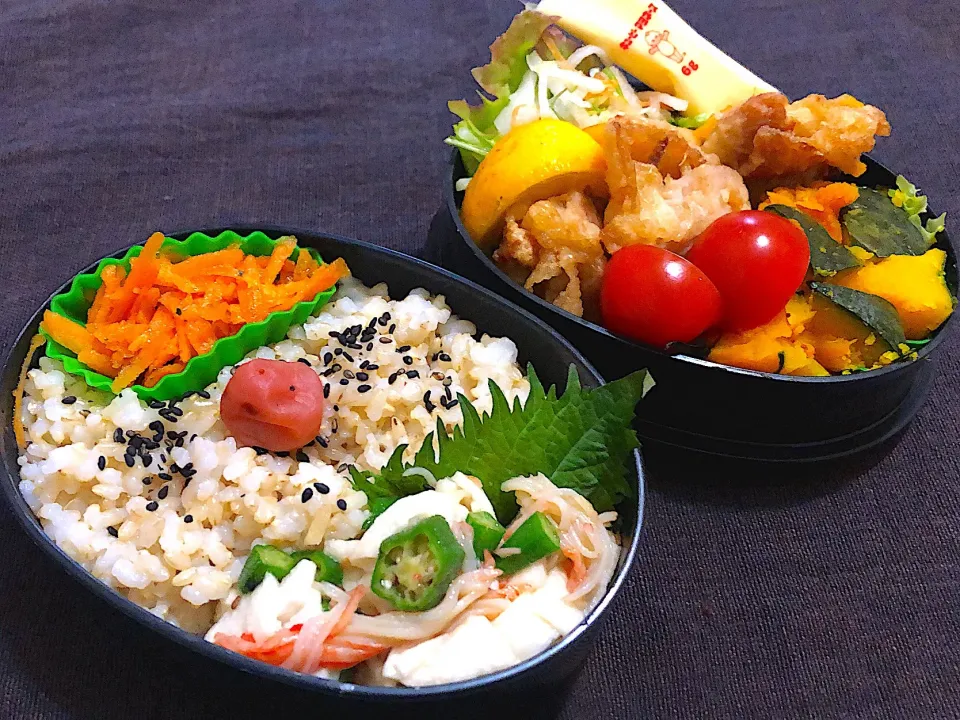 Snapdishの料理写真:3／1昼食  #昼ごはん   #弁当  •唐揚げ •大根サラダ •蒸しかぼちゃ •人参甘酢漬け •長芋とおくらカニかま和え •玄米ごはん|おさんどんさん