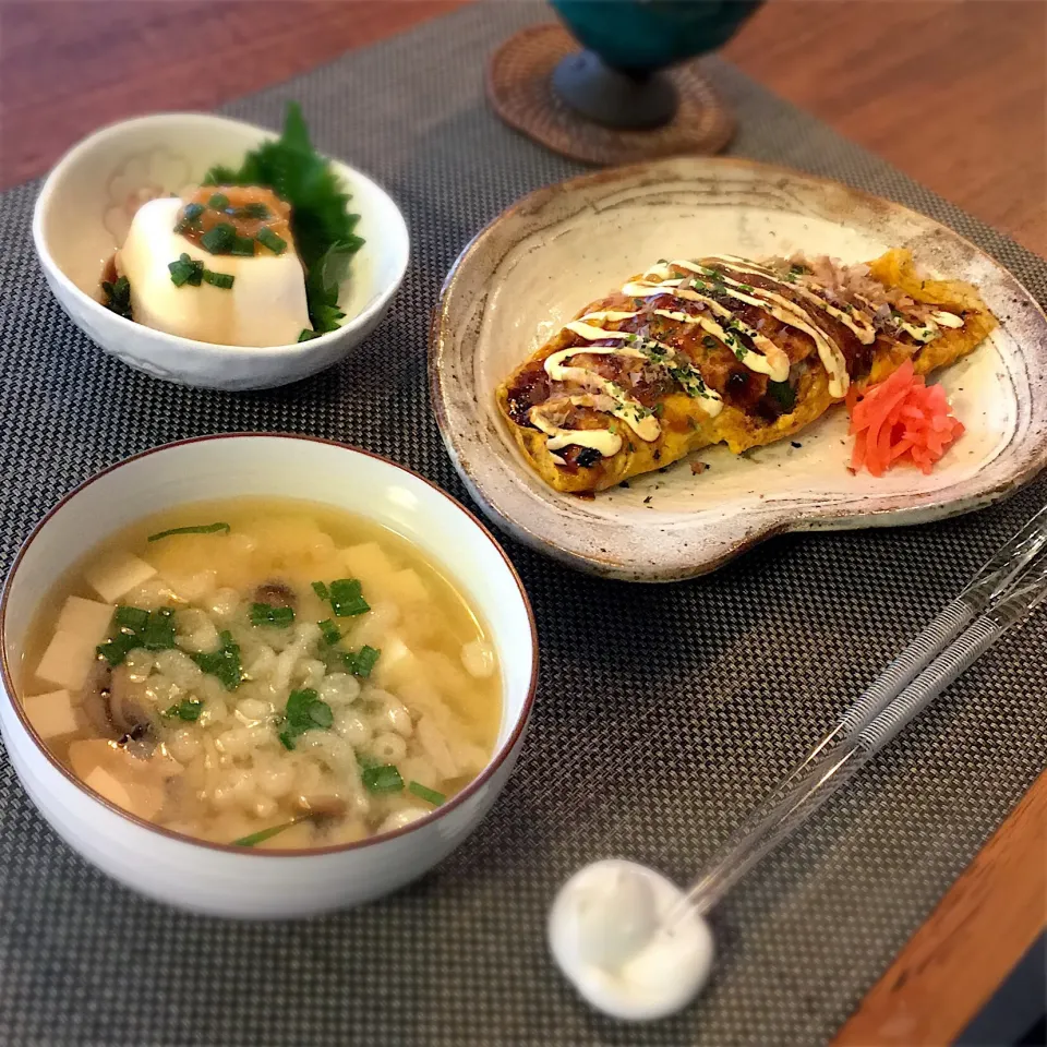 Snapdishの料理写真:豚ばらと春菊でとんぺい焼き風 冷奴／なめたけ 味噌汁|𓇼 Ⓢ Ⓗ Ⓘ Ⓝ Ⓞ Ⓑ Ⓤ 𓇼さん