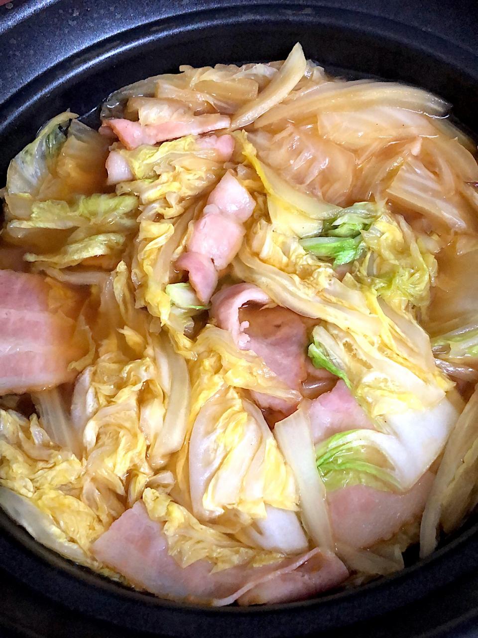 白菜とベーコンの重ね蒸し(醤油コンソメ)